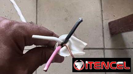 Fregadero, Pizarra electrica, focos alogenos 20w, plancha a vapor Daytron, dinamo bicicleta