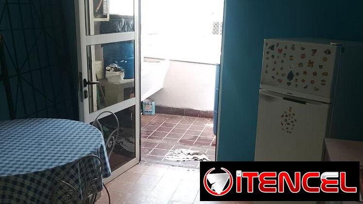 Se vende apto en el barrio obrero