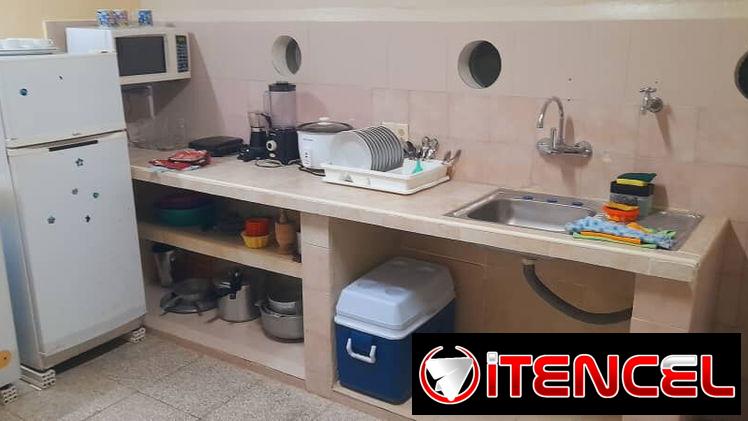 SE alquila CASA CON PISCINA A 4 CUADRAs DE LA PLAYA DE BOCA CIEGA.58858577