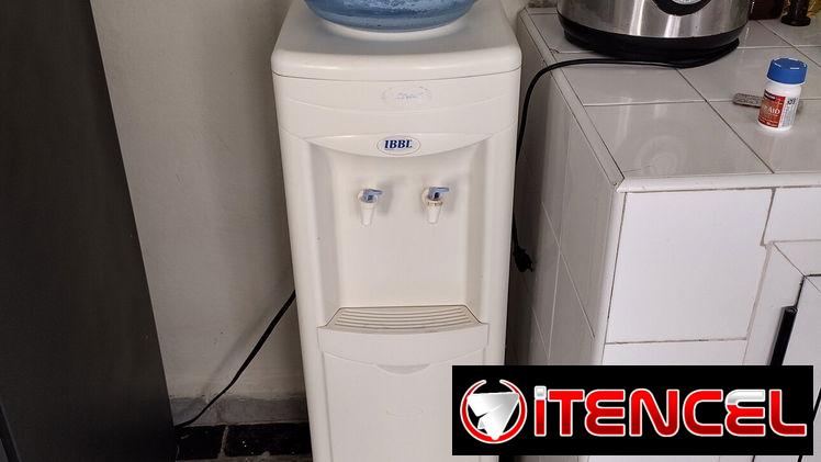 VENDO DISPENSADOR DE AGUA MARCA: “IBBL” ES DE USO EN ÓPTIMO ESTADO.