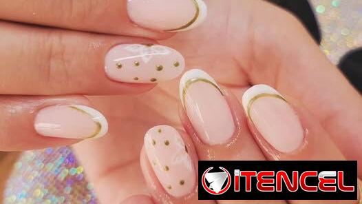 MANICURA DE CALIDAD. PRECIOS ASEQUIBLES. ARREGLO DE UÑAS CON POLYGEL Y RUBBER BASE