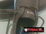 Zapatos de niño nuevos