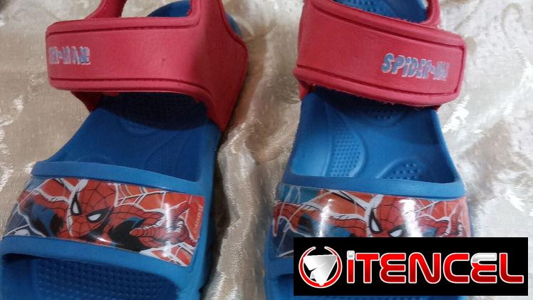 Sandalias Spiderman de uso para varoncito 6-7 años