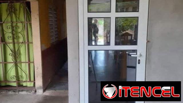Carpinteria de aluminio…  ☎️Realizamos todo tipo de diseños modernos en carpintería de aluminio y cristalería .   *Lle