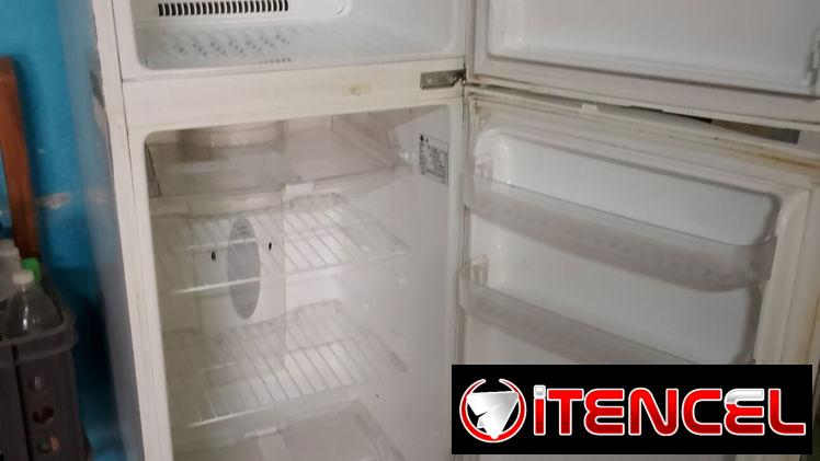 Refrigerador LG como nuevo de chapistería, funcionando al 100%ver dentro