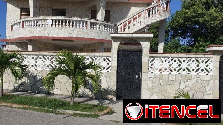 Renta de casa con piscina en guanabo, ideal para una familia.