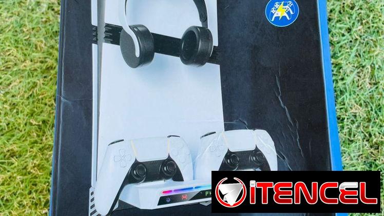 Vendo base fija a la pared para ps5 con base de carga para mandos nueva en caja