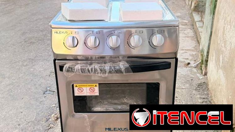 Cocina de gas con horno de 4 hornilla comunícate con Pedro