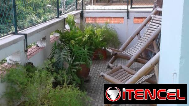 🏠 Apartamento en Vedado con Terraza Amplia