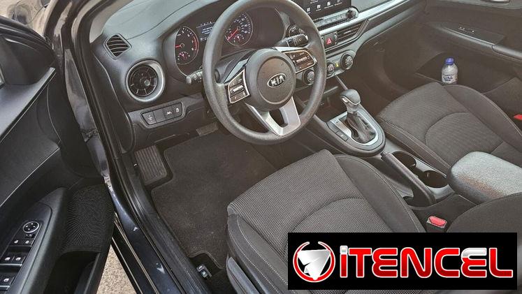 Vendo o negocio kia forte del 2020 con 46 mil millas