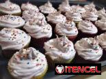 Panquecitos 🧁de vainilla rellenos de guayaba o fanguito según su preferencia.