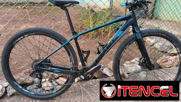 Bicicleta Gravel Giant ThoghRoad