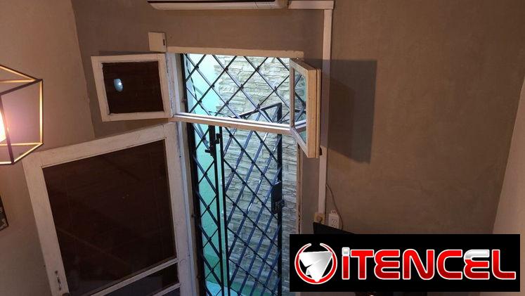 SE RENTA APTO PRIVADO EN EL VEDADO PARA ESTANCIAS LARGAS. 54026428