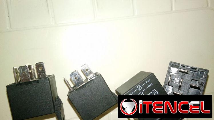 Se vende relay spider SR-RELO 2 12v/40A.