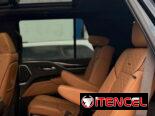 Cadillac Escalade ,Combina un diseño imponente con detalles de alta gama,motor V8 de gasolina