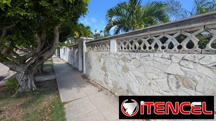 Venta de casa independiente en guanabo con 640 m²