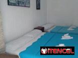 Hostal en el centro del vedado con 1400m²..con 7 habitaciones. Piscina…y mucho mas.