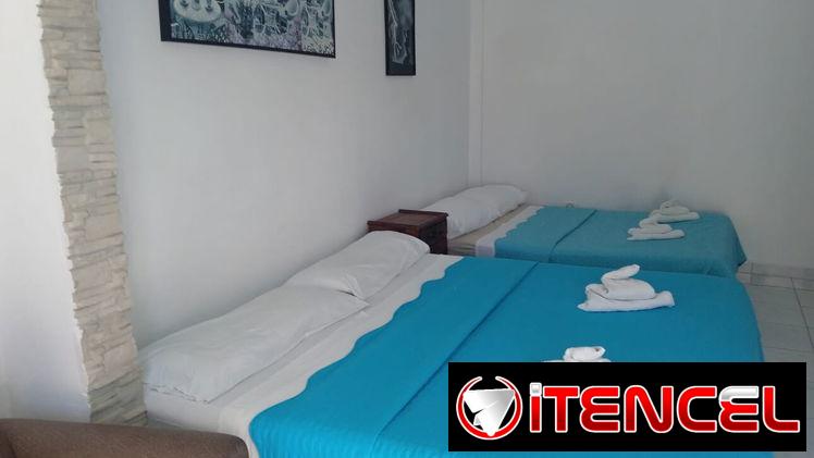 Hostal en el centro del vedado con 1400m²..con 7 habitaciones. Piscina…y mucho mas.