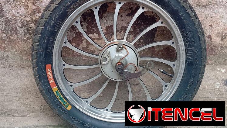 Llanta rin 10 con goma modelo Minerva en venta