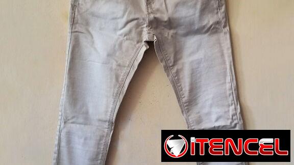 Vendo jeans pantalones de mujer. A estrenar.