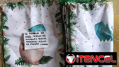 Se venden mochilitas con motivos de unicornio