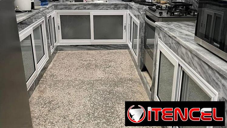 Ventanas y puertas de aluminio. Bajos de meseta. Mamparas de baños. Closet de espejos. Paños fijos ect