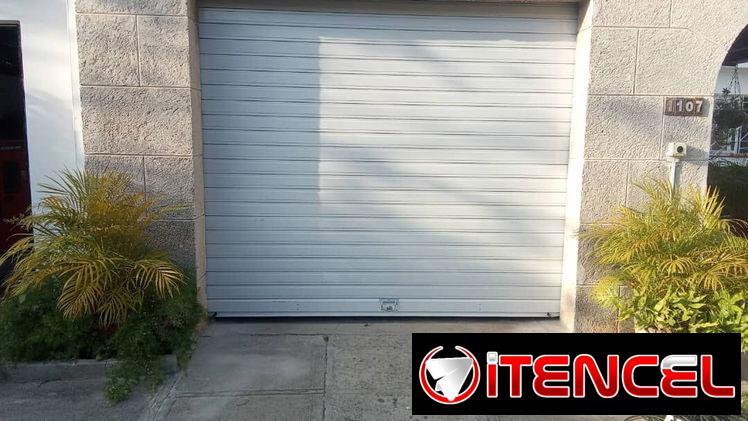 ¡Protege tu negocio con la mejor tecnología en puertas enrollables automatizadas!