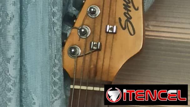 Guitarra eléctrica Strato Sonora