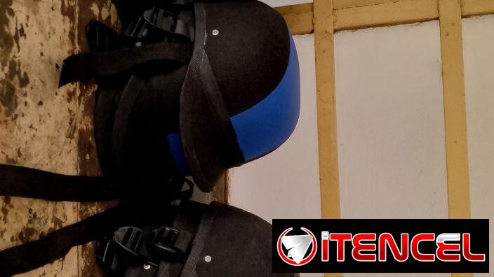 Cascos de moto de varios colores