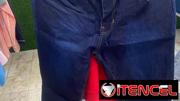 Pantalón de mezclilla $8800 o 16 usd