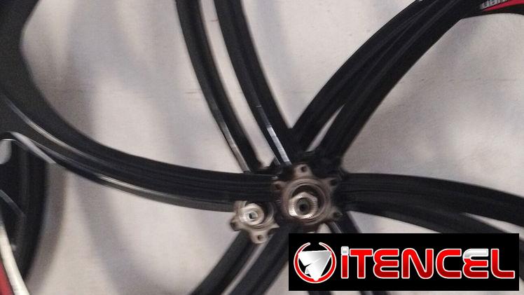Taller y piezas llantas, aros ,gomas , camaras bicicletas todo en accesorios y piezas de bicicleta