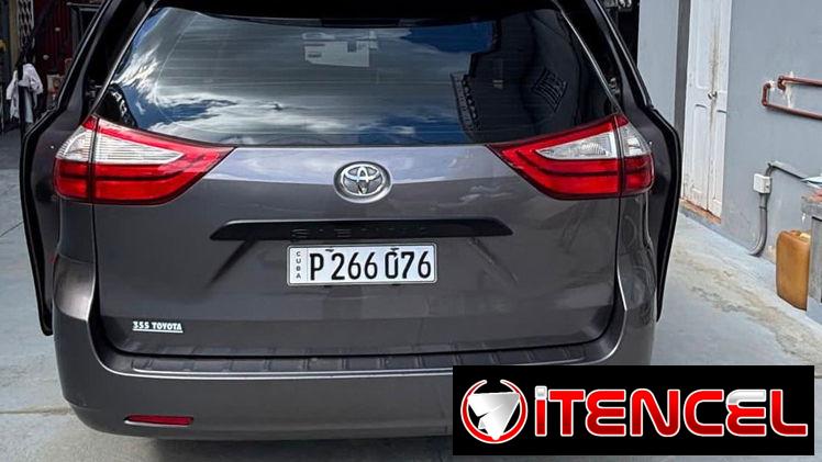 TOYOTA SIENNA 2019