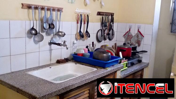Venta….. permuta por dos casas pequeñas…por una y vuelto