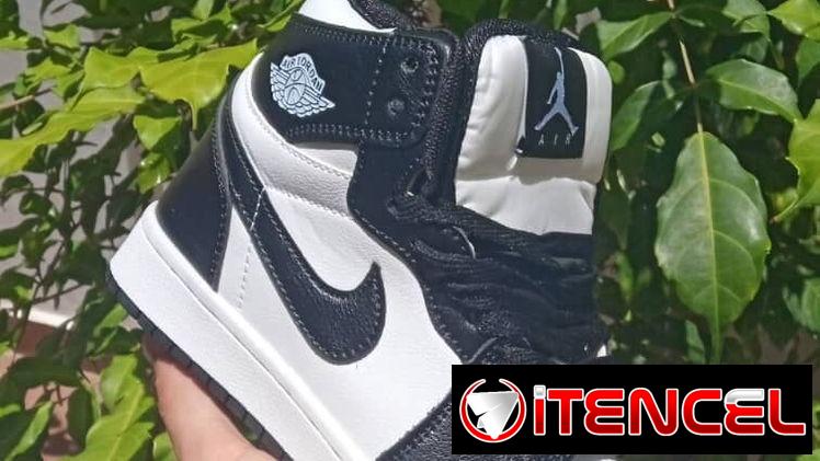 Retro 1 blanco y negro