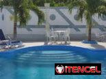 Renta con piscina amplia, 4 habitaciones y planta eléctrica, en esa zona no se va la corriente. Whatssap 5 2959440