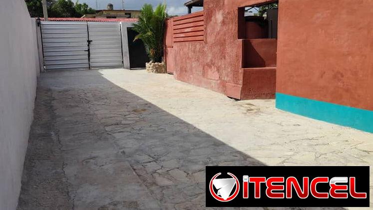 Casa  con piscina con chorro iluminado a 4 cuadras del mar ,playa de Guanabo en RENTA,  3 habitaciones +53 52463651 ,S
