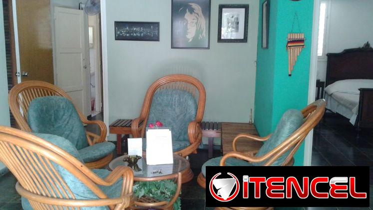 Casa independiente con garaje para dos autos 5 cuartos