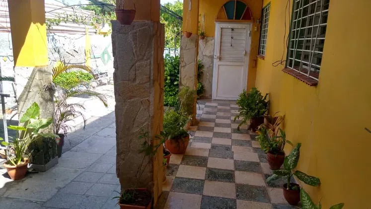 Renta de casa con piscina en Guanabo. Alquiler de casa en la playa con piscina