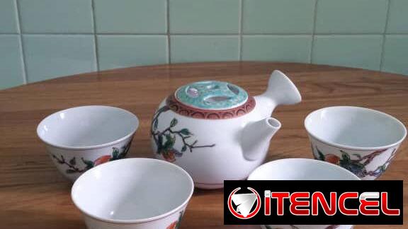 -Juego de tetera y tazas antiguas de porcelana china. 58943104