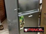 Refrigeradores y neveras exhibidoras
