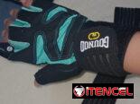 GUANTES DE ENTRENAMIENTO CON MUÑEQUERAS, ENTREGA DE FACTURA. VARIEDAD DE ARTÍCULOS DEPORTIVOS, ETC