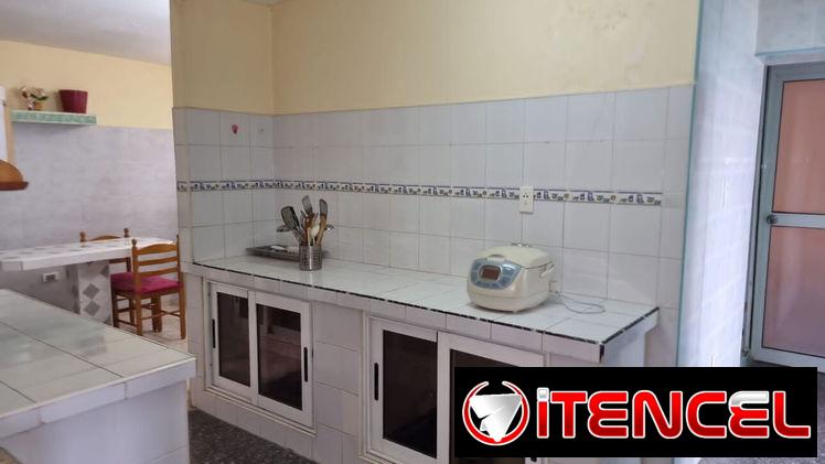 🏠 Venta de preciosa casa en El Bahía. Tiene 3 habitaciones, posibilidad de nauta hogar y una bella vista a la ciudad