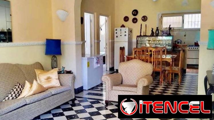 ESPECTACULAR CASA TOTALMENTE INDEPENDIENTE 🏡🏡🏡   La Víbora  10 de Octubre