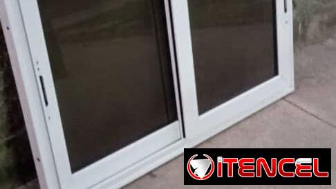 Puertas y ventanas y bajos de meseta