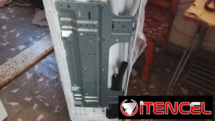 VENDÓ CONSOLA DE 3 T MARCA ROYAL