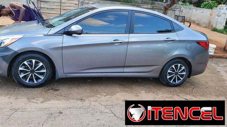////SE VENDEN 4 LLANTAS DE HIERRO DE HYUNDAI ACCENT NUEVAS R14 CON SUS TAPAS DE RUEDA RIN 14/////