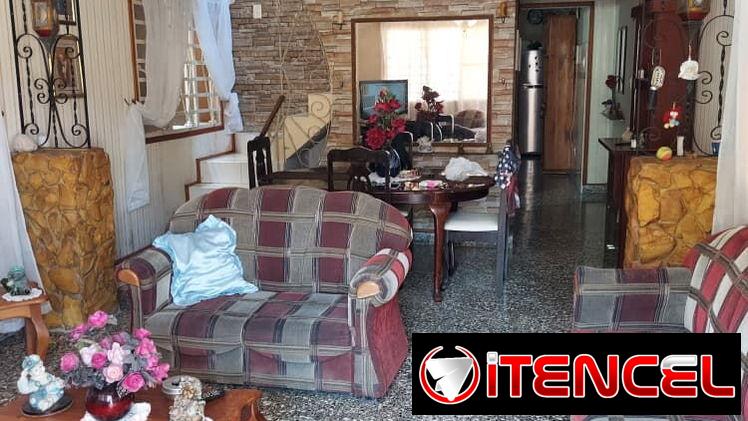 🏡*100_El palacio en SAN MIGUEL EN PAULA [ Siboney ] Se venden 3 casas juntas ‼️‼️‼️ dos abajo,puertas de calle,una al l