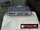 Adaptador tipo C con salida de varios lectores de tarjeta para su móvil y un puerto usb