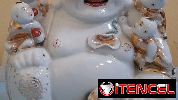 Buda de Porcelana China de 24 cm de alto Hecho en Jingdezhen, provincia de Jiangxi en 200 USD