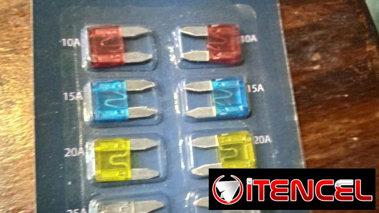 Juego de Fusibles para autos modernos  varios amp.juego completo  700 cup llame 76466387 Maikel